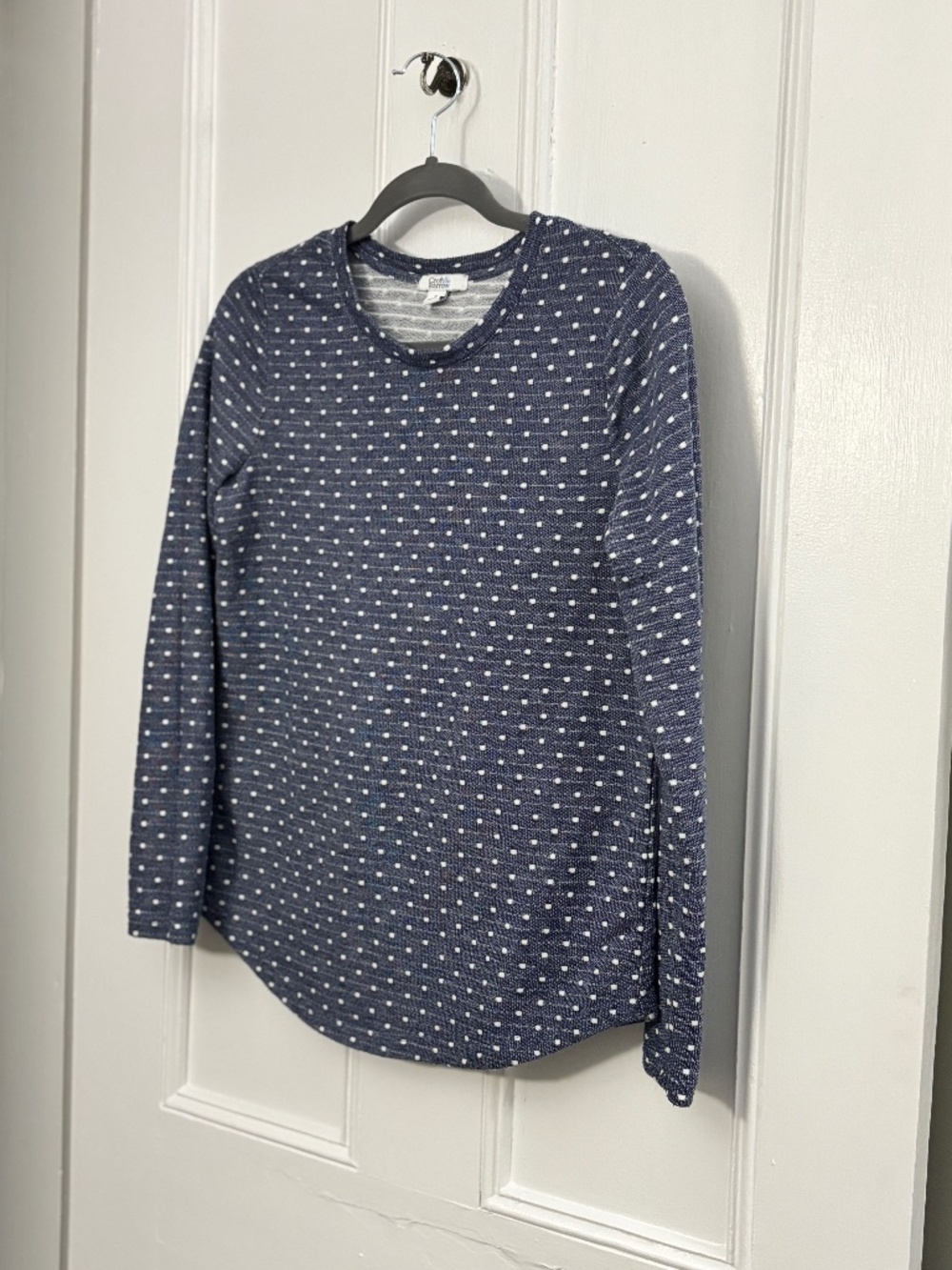 Croft and Barrow  blue and white polka dot jacquard knit top